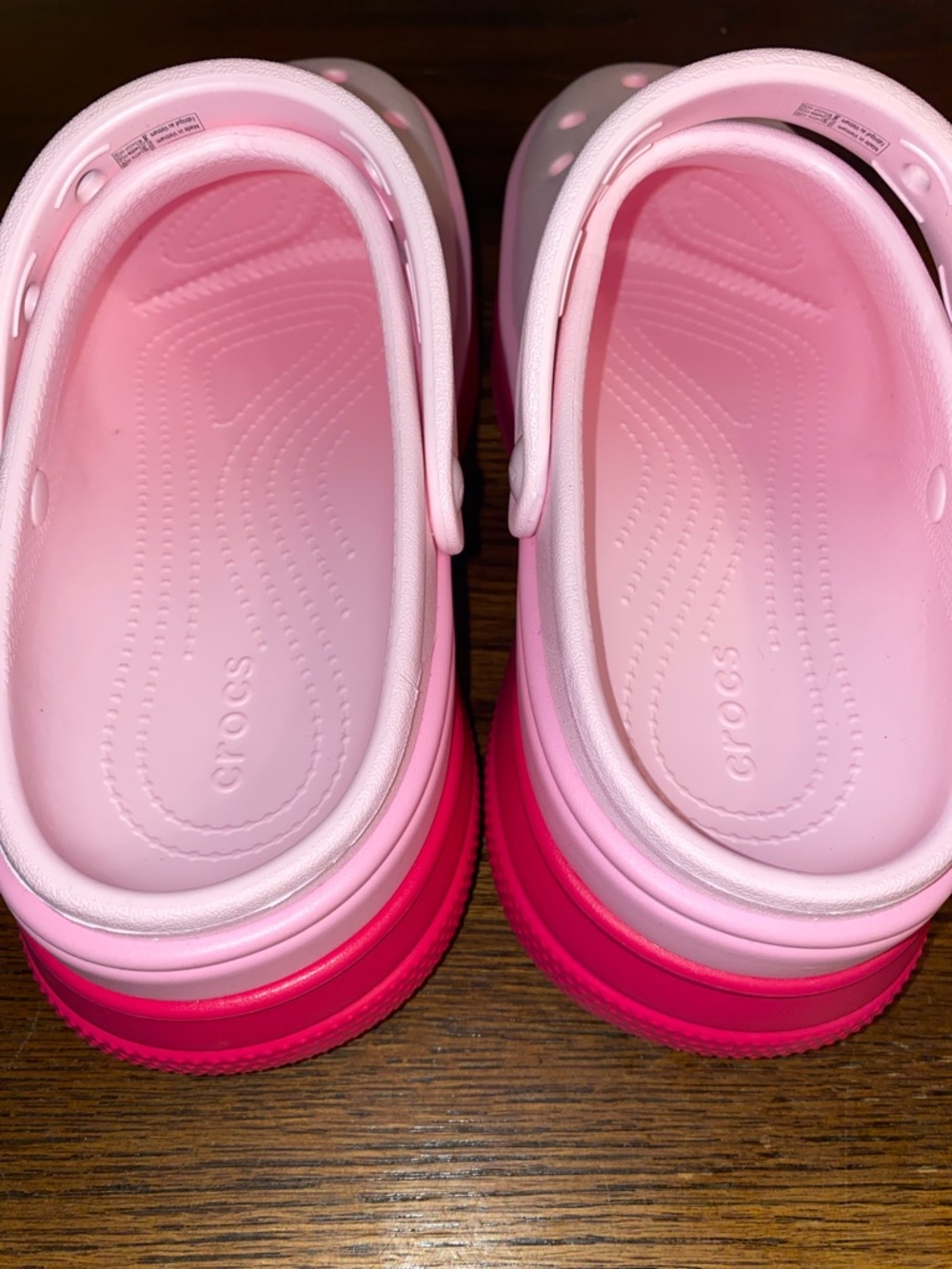 CROCS Classic Clog Mule in Light Pink with Hot Pink Sole - Picture 10 of 10